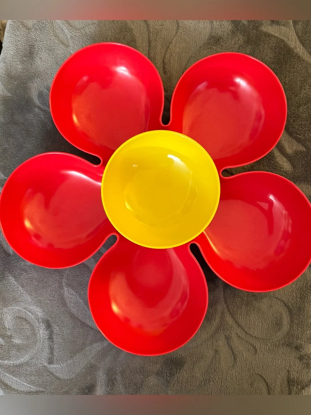 Pier 1 Red Retro Flower Melamine Chips and Dip or Fruit and Dip Serving Bowl OSK